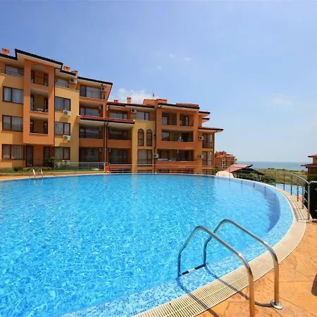 Apartment дриймбг - парадайз дриймс, влас